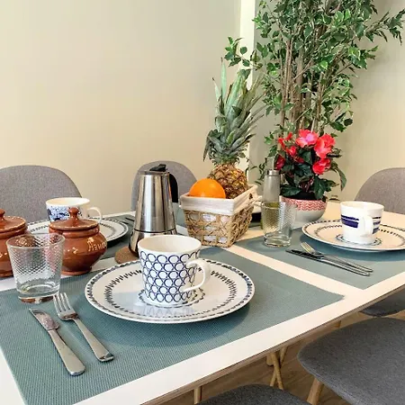 Homely Obispo Con Parking Apartment *