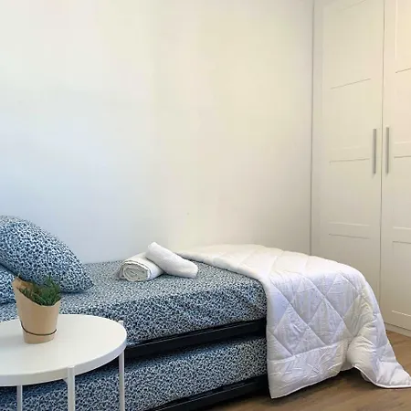 Homely Obispo Con Parking Apartment