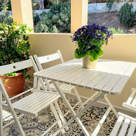 Homely Obispo Con Parking Apartment
